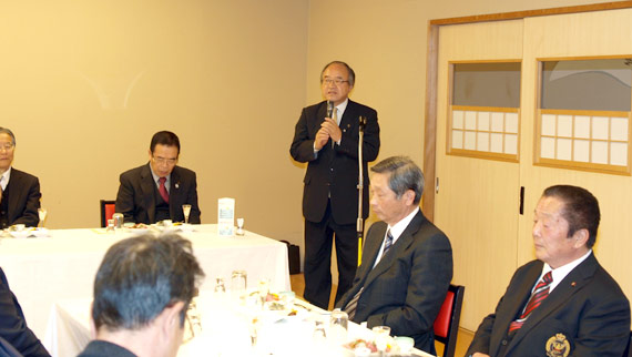 今後の決意を述べてご挨拶